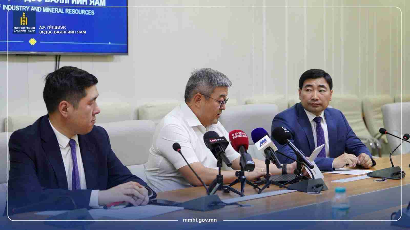 ОХУ-аас нэмэлтээр 25 мянган тонн АИ-92 автобензин нийлүүлэх болсноор наймдугаар сарын шатахууны хэрэглээг бүрэн хангах, нөөц бүрдүүлэх боломж бүрдэв