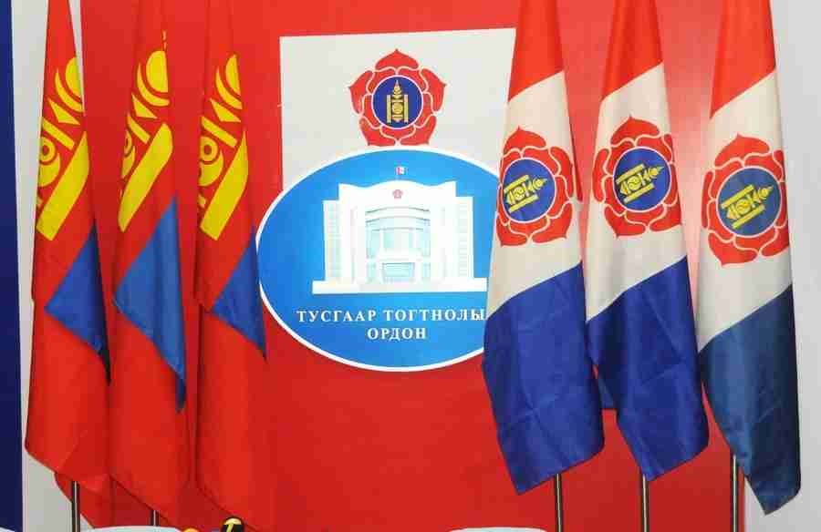 “Нийслэлийн МАН-ын дарга хэн бэ” гэдэг тандалт намрын улс төрийн хатгалт уу?