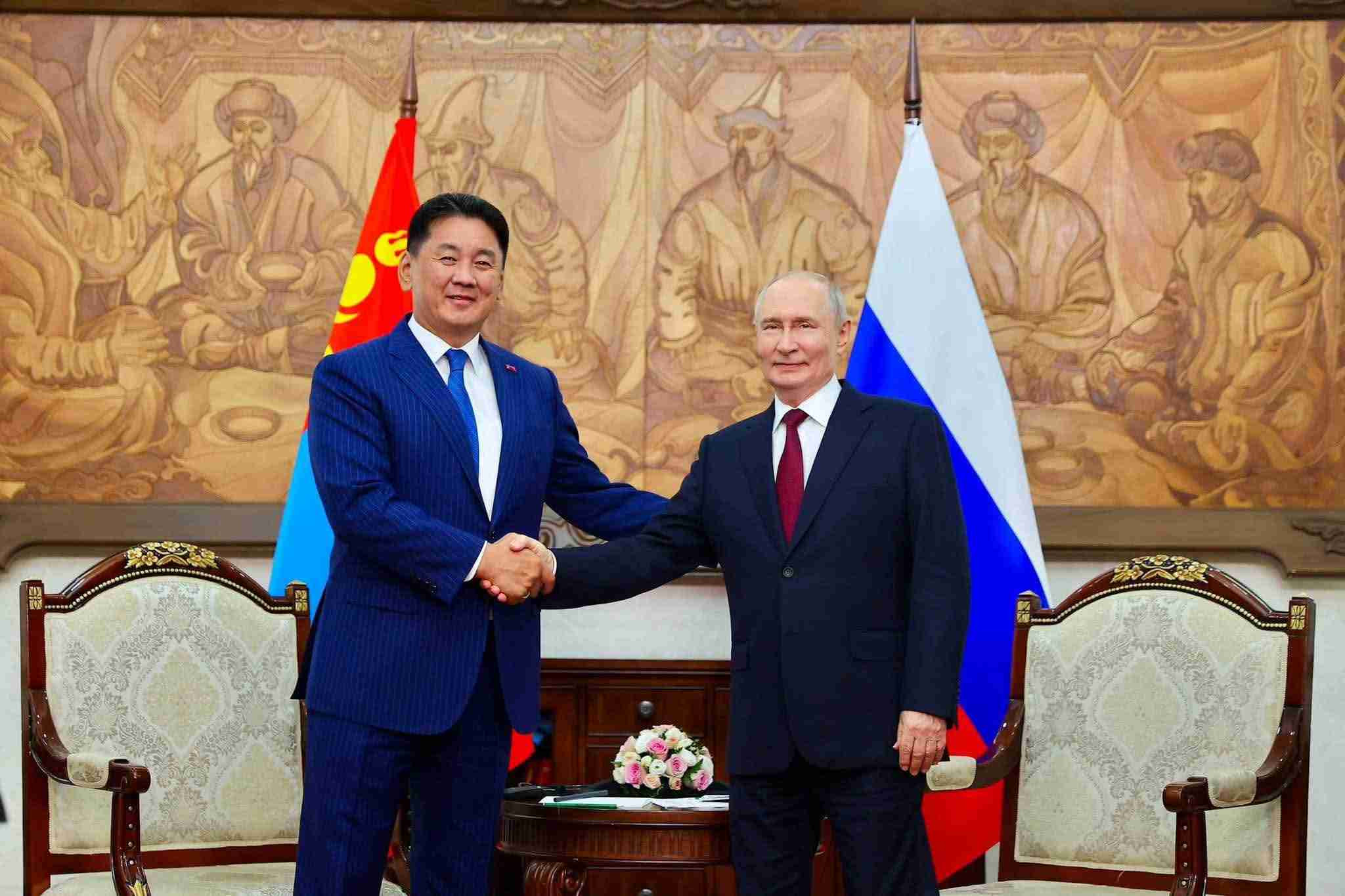 Ерөнхийлөгч У.Хүрэлсүх ОХУ-ын Ерөнхийлөгч В.В.Путинтай уулзлаа