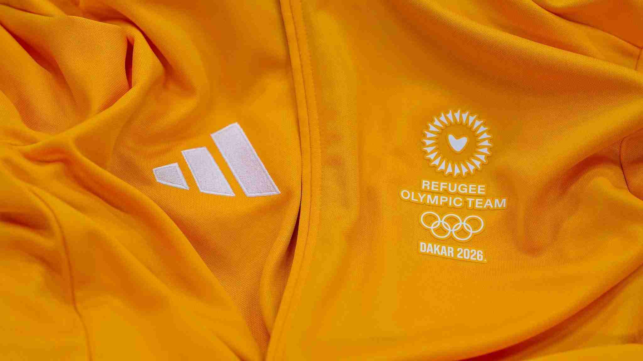 "ADIDAS" дүрвэгсдийн олимпын багийн албан ёсны хувцас нийлүүлэгч боллоо