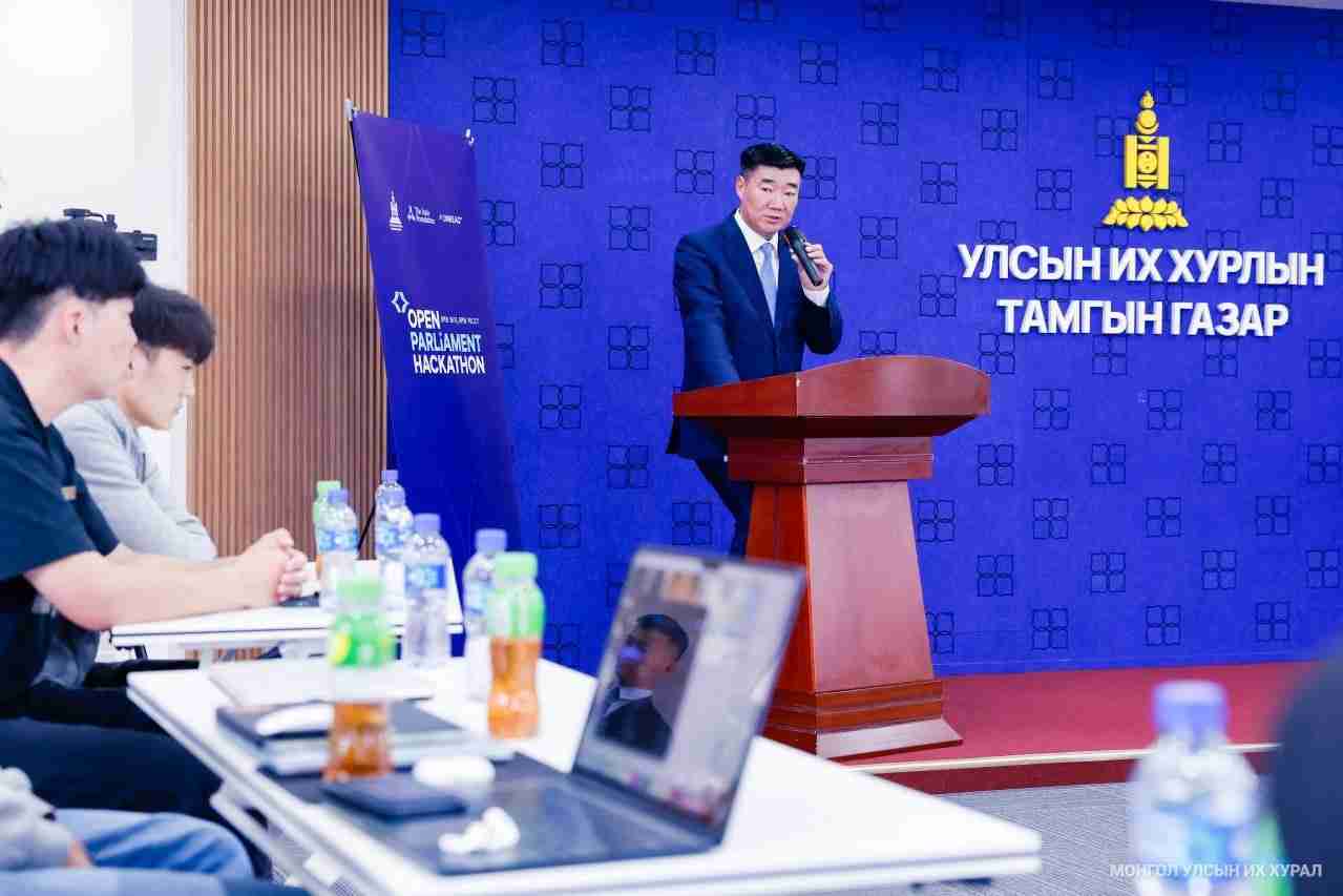 УИХ-ын дарга С.Бямбацогт: Парламентын үйл ажиллагааг олон нийтэд илүү ил тод, хүртээмжтэй болгоход залуусын оролцоо, шийдэл чухал ач холбогдолтой