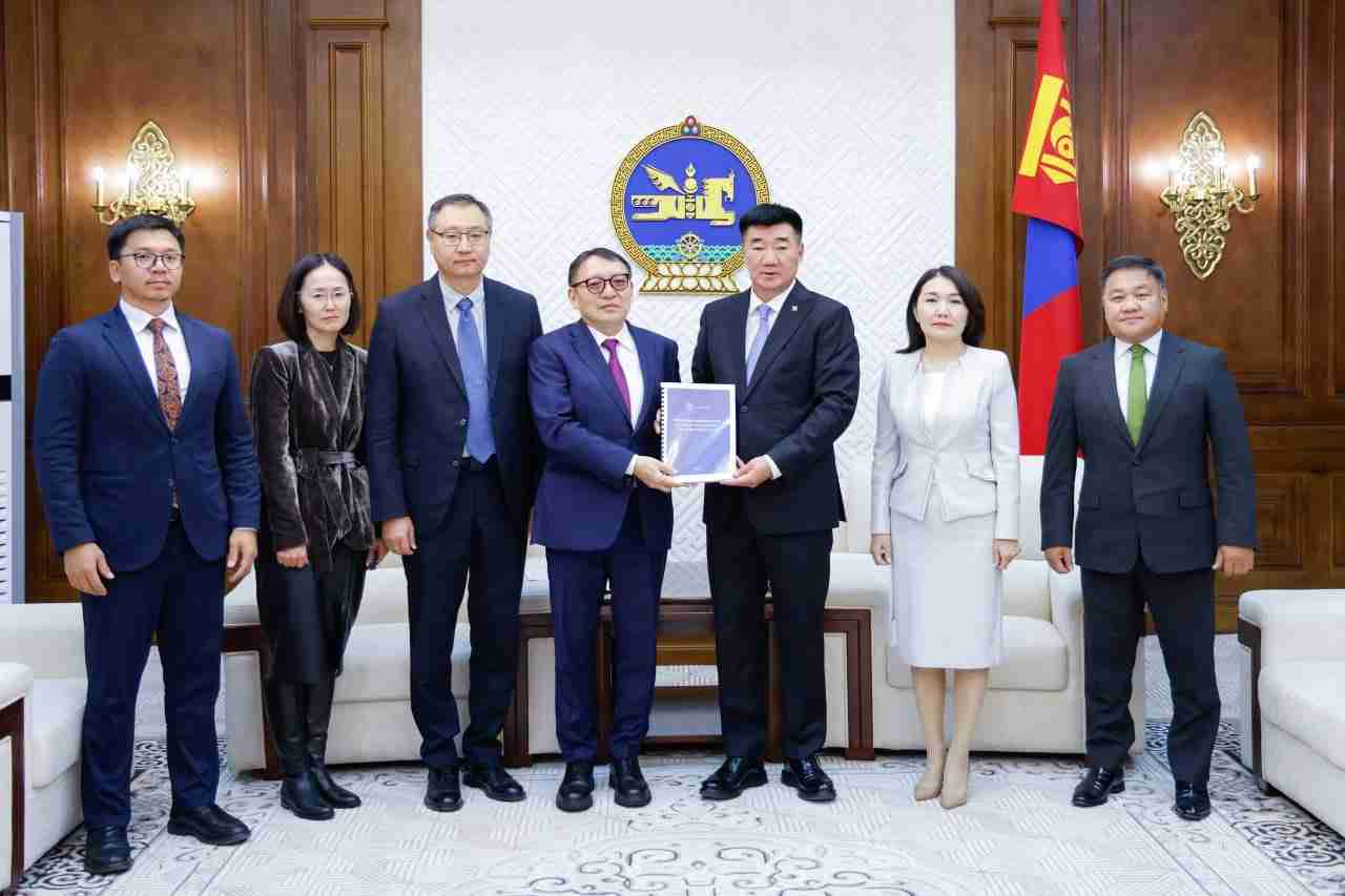 "Төрөөс мөнгөний бодлогын талаар 2027 онд баримтлах үндсэн чиглэл батлах тухай" УИХ-ын тогтоолын төсөл өргөн мэдүүлэв