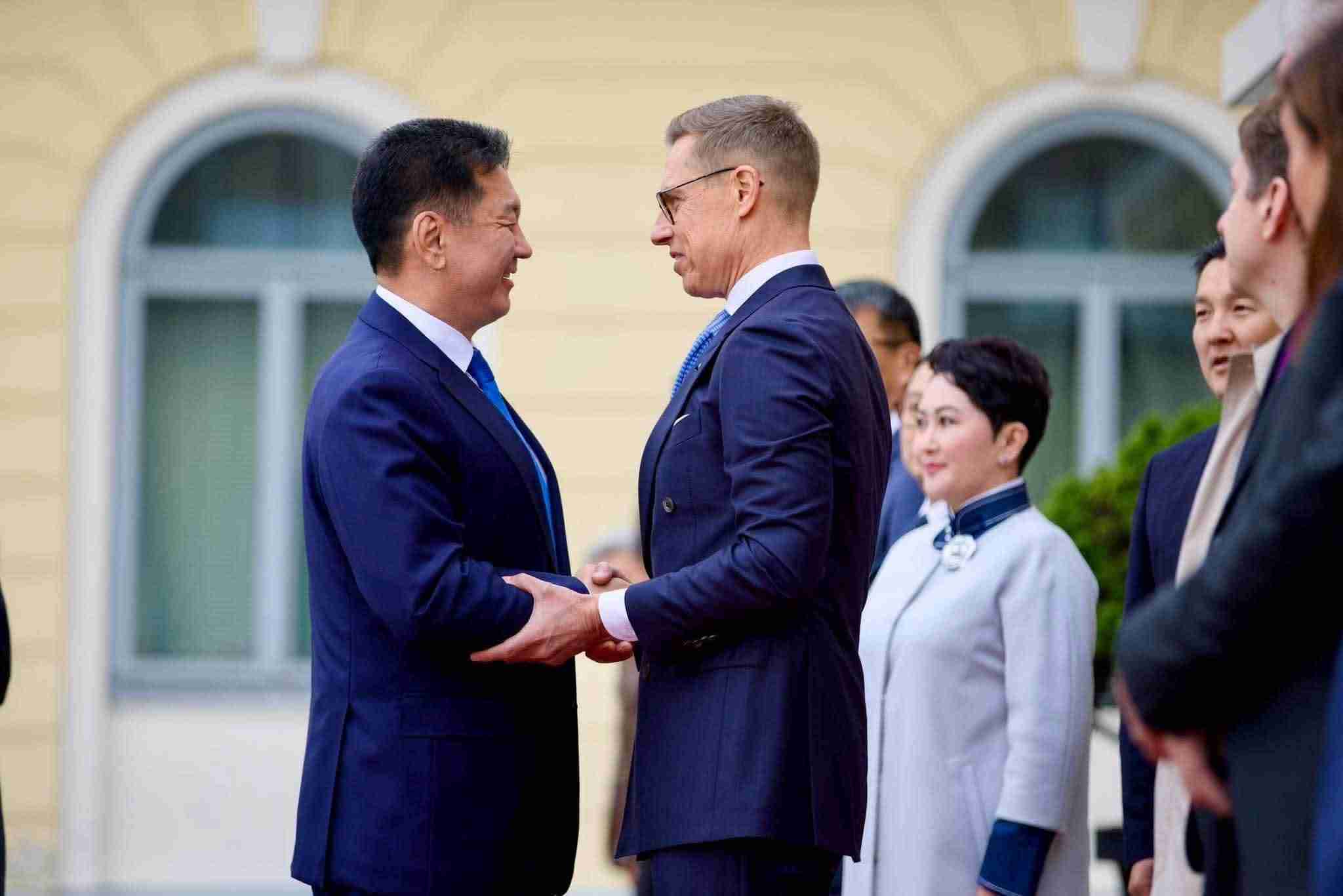 Ерөнхийлөгч У.Хүрэлсүхийг Финланд Улсын Ерөнхийлөгч Александер Стубб албан ёсоор угтаж авлаа